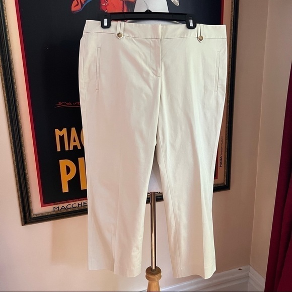 Ann Taylor Loft: Light Khaki Straight Legged Business Casual Cropped Capris/Trou - Picture 8 of 8